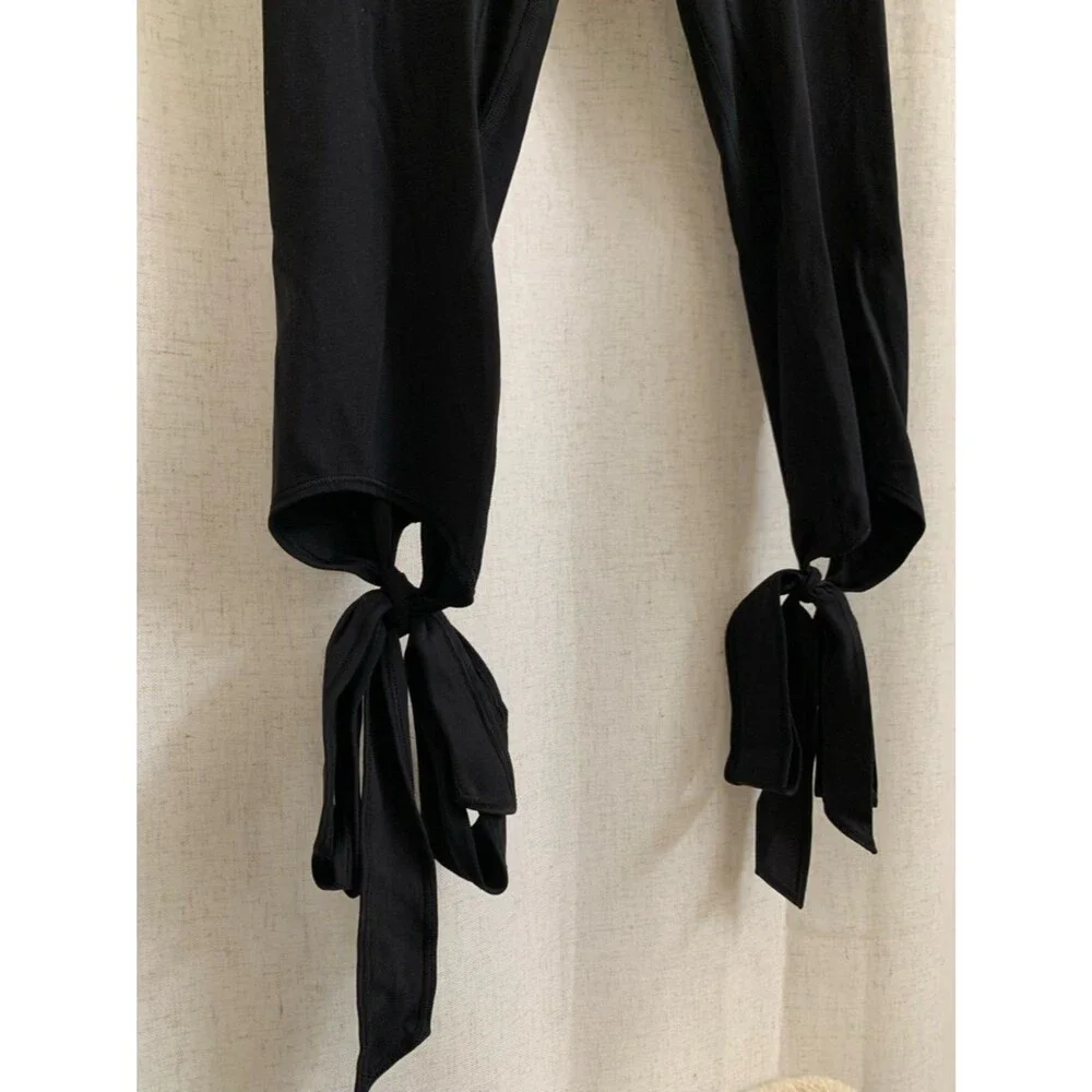 lululemon Love Knot Wrap Legging 21” Crop Yoga Black Athletic Leggings Size 8